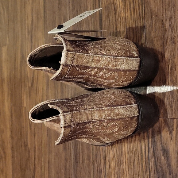 Ariat Dixon Western Boots In Naturally Distressed Brown 8.5 NWT - Picture 13 of 13